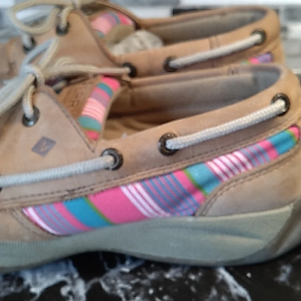 Girls 4.5 Sperry dock preppy shoes